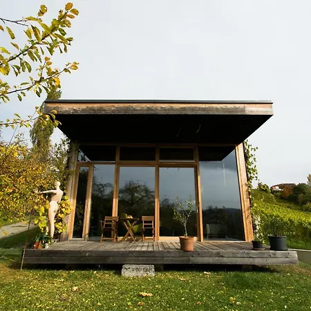 Weingarthaus بيت للعطل غامليتز